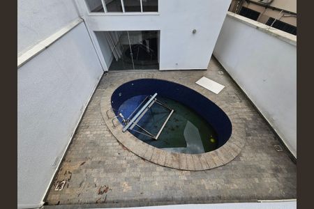 Casa à venda com 450m², 4 quartos e 5 vagasÁrea comum - Piscina