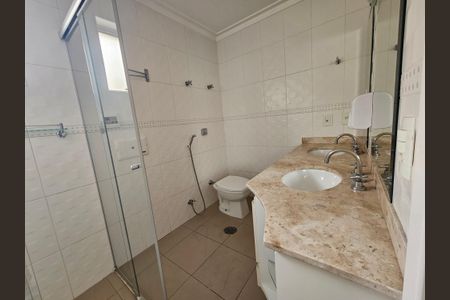 Casa à venda com 450m², 4 quartos e 5 vagasBanheiro Social