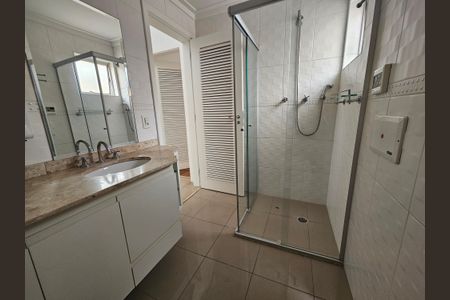 Casa à venda com 450m², 4 quartos e 5 vagasBanheiro Social