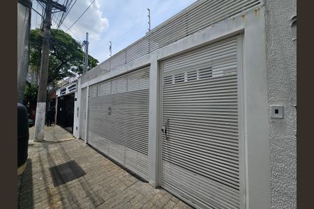 Casa à venda com 450m², 4 quartos e 5 vagasFachada