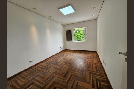 Casa à venda com 450m², 4 quartos e 5 vagasQuarto 2