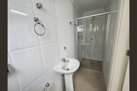 Casa à venda com 450m², 4 quartos e 5 vagasBanheiro de Serviço