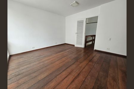 Casa à venda com 450m², 4 quartos e 5 vagasSuíte 1