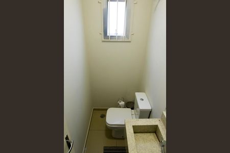 Casa à venda com 450m², 6 quartos e 4 vagas Casa à venda com 450m², 6 quartos e 4 vagasLavabo 2