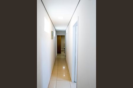 Casa à venda com 450m², 6 quartos e 4 vagas Casa à venda com 450m², 6 quartos e 4 vagasCorredor