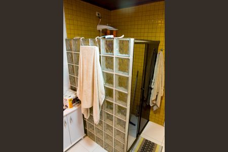 Casa à venda com 450m², 6 quartos e 4 vagas Casa à venda com 450m², 6 quartos e 4 vagasBanheiro