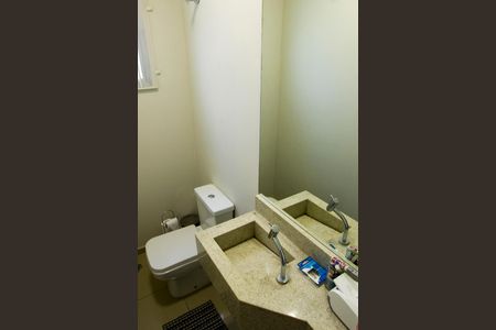 Casa à venda com 450m², 6 quartos e 4 vagas Casa à venda com 450m², 6 quartos e 4 vagasLavabo 2