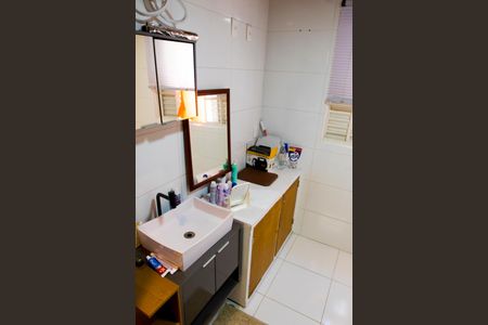 Casa à venda com 450m², 6 quartos e 4 vagas Casa à venda com 450m², 6 quartos e 4 vagasBanheiro