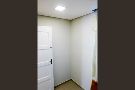 Casa à venda com 450m², 6 quartos e 4 vagas Casa à venda com 450m², 6 quartos e 4 vagasQuarto 4