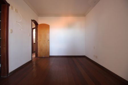 Apartamento à venda com 138m², 4 quartos e 2 vagasQuarto 2