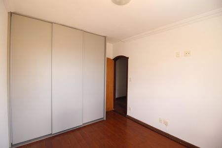 Apartamento à venda com 138m², 4 quartos e 2 vagasQuarto 3