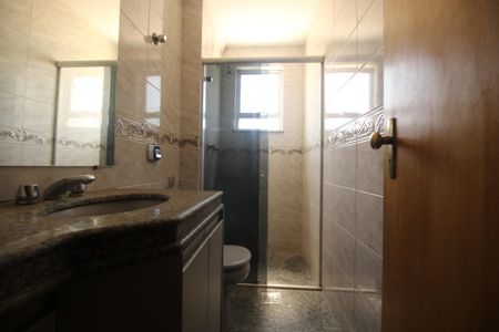 Apartamento à venda com 138m², 4 quartos e 2 vagasBanheiro