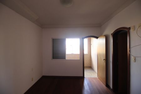 Apartamento à venda com 138m², 4 quartos e 2 vagasQuarto 2