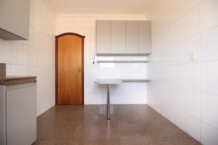 Apartamento à venda com 138m², 4 quartos e 2 vagasCozinha