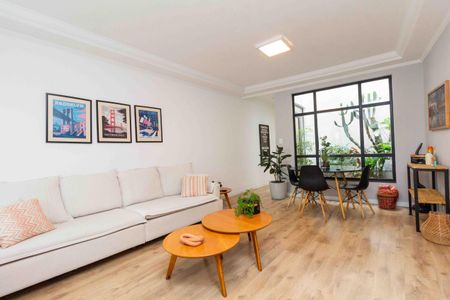 Casa à venda com 118m², 3 quartos e 4 vagas Casa à venda com 118m², 3 quartos e 4 vagasSala