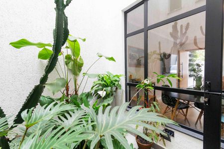 Casa à venda com 118m², 3 quartos e 4 vagas Casa à venda com 118m², 3 quartos e 4 vagasJardim de Inverno