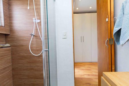 Casa à venda com 118m², 3 quartos e 4 vagas Casa à venda com 118m², 3 quartos e 4 vagasBanheiro da Suíte