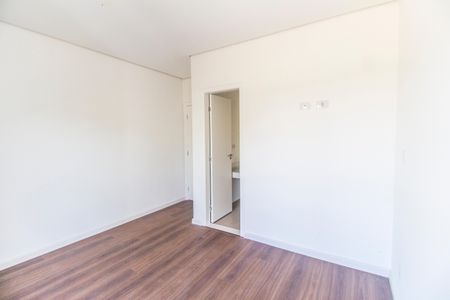 Casa de condomínio à venda com 220m², 3 quartos e 4 vagasSuíte 2