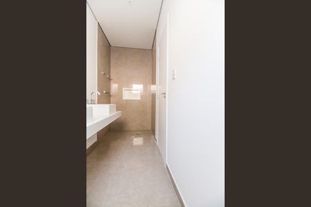 Casa de condomínio à venda com 220m², 3 quartos e 4 vagasBanheiro da Suíte 1