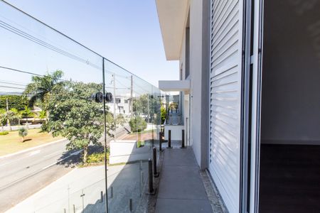 Casa de condomínio à venda com 220m², 3 quartos e 4 vagasVaranda