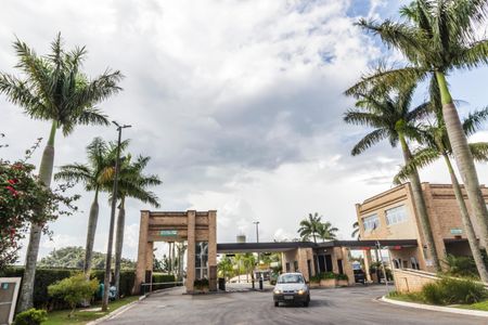 Casa de condomínio à venda com 220m², 3 quartos e 4 vagasVista da Rua