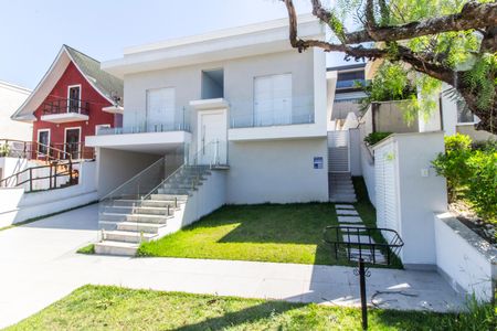 Casa de condomínio à venda com 220m², 3 quartos e 4 vagasVista da Rua