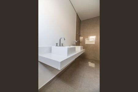 Casa de condomínio à venda com 220m², 3 quartos e 4 vagasBanheiro da Suíte 1