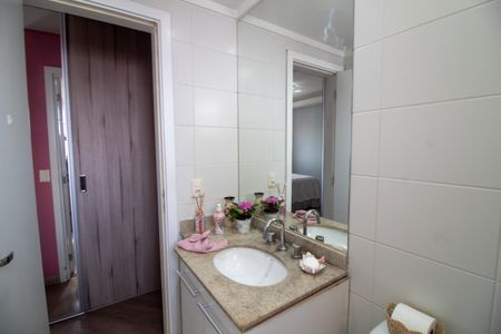 Apartamento à venda com 75m², 2 quartos e 2 vagasBanheiro da Suíte