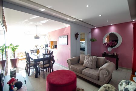 Apartamento à venda com 75m², 2 quartos e 2 vagasSala