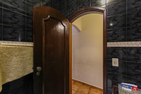 Casa à venda com 250m², 3 quartos e 2 vagasBanheiro