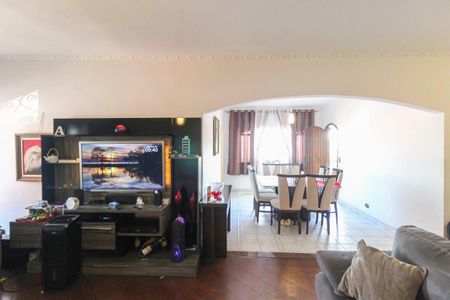 Casa à venda com 250m², 3 quartos e 2 vagasSala de TV