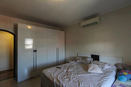 Casa à venda com 250m², 3 quartos e 2 vagasSuite