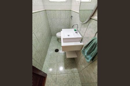 Casa à venda com 169m², 3 quartos e 2 vagas Casa à venda com 169m², 3 quartos e 2 vagasLavabo