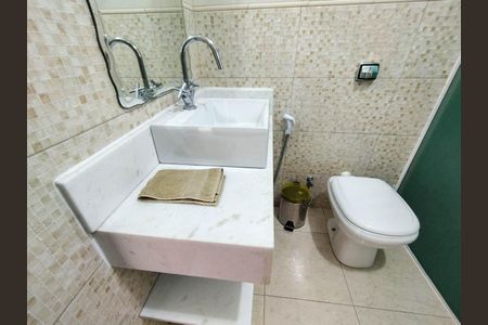 Casa à venda com 169m², 3 quartos e 2 vagas Casa à venda com 169m², 3 quartos e 2 vagasBanheiro Suite