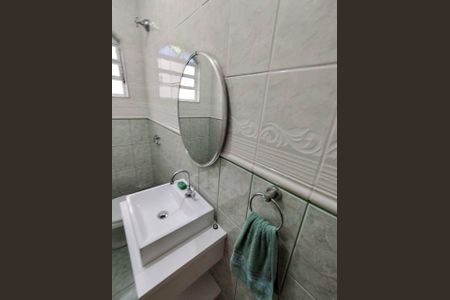 Casa à venda com 169m², 3 quartos e 2 vagas Casa à venda com 169m², 3 quartos e 2 vagasLavabo