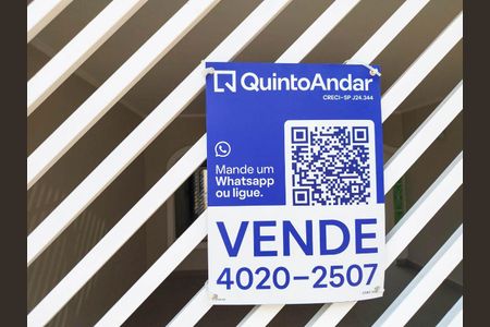 Casa à venda com 169m², 3 quartos e 2 vagas Casa à venda com 169m², 3 quartos e 2 vagasPlaquinha