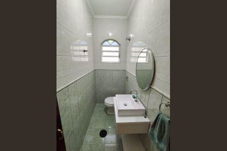 Casa à venda com 169m², 3 quartos e 2 vagas Casa à venda com 169m², 3 quartos e 2 vagasLavabo