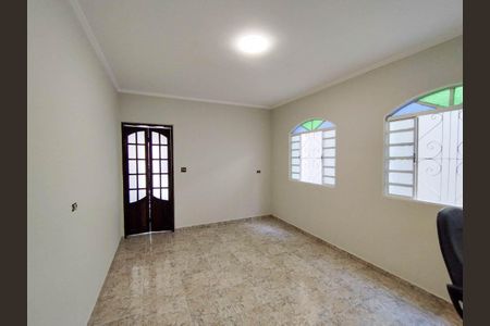 Casa à venda com 169m², 3 quartos e 2 vagas Casa à venda com 169m², 3 quartos e 2 vagasSala de Jantar
