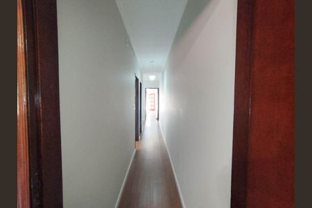 Casa à venda com 169m², 3 quartos e 2 vagas Casa à venda com 169m², 3 quartos e 2 vagasCorredor