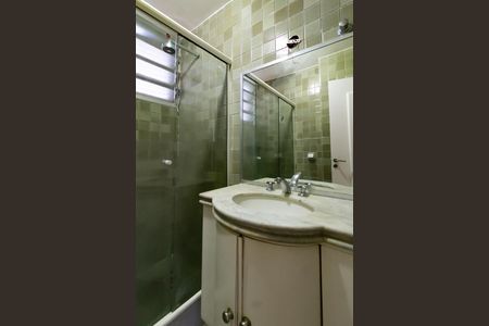 Apartamento para alugar com 81m², 2 quartos e 1 vaga Apartamento para alugar com 81m², 2 quartos e 1 vagaBanheiro social