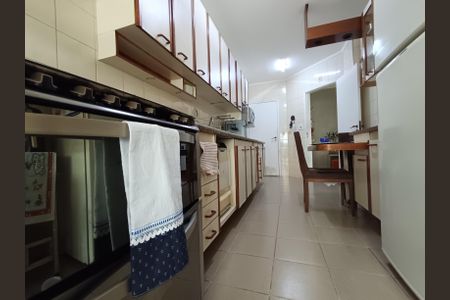 Apartamento à venda com 134m², 4 quartos e 2 vagasCozinha