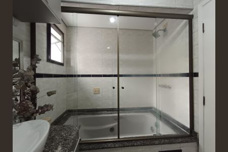 Apartamento à venda com 134m², 4 quartos e 2 vagasBanheiro- Suite