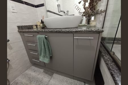 Apartamento à venda com 134m², 4 quartos e 2 vagasBanheiro- Suite