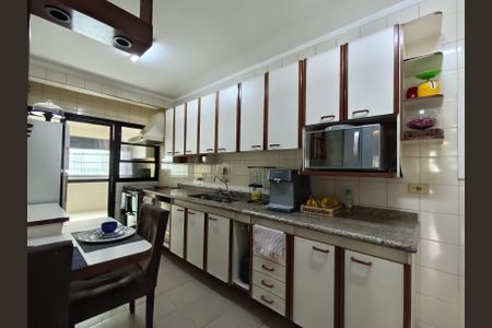 Apartamento à venda com 134m², 4 quartos e 2 vagasCozinha