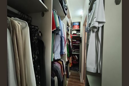 Apartamento à venda com 134m², 4 quartos e 2 vagasCloset - Suite