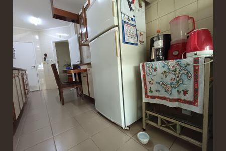Apartamento à venda com 134m², 4 quartos e 2 vagasCozinha