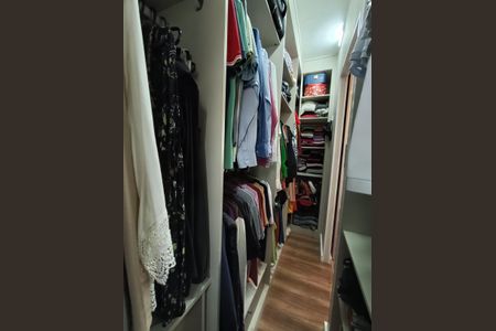 Apartamento à venda com 134m², 4 quartos e 2 vagasCloset - Suite