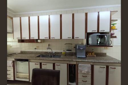 Apartamento à venda com 134m², 4 quartos e 2 vagasCozinha