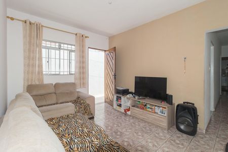 Casa à venda com 177m², 2 quartos e 3 vagas Casa à venda com 177m², 2 quartos e 3 vagasSala