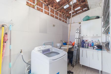 Casa à venda com 177m², 2 quartos e 3 vagas Casa à venda com 177m², 2 quartos e 3 vagasÁrea de Serviço